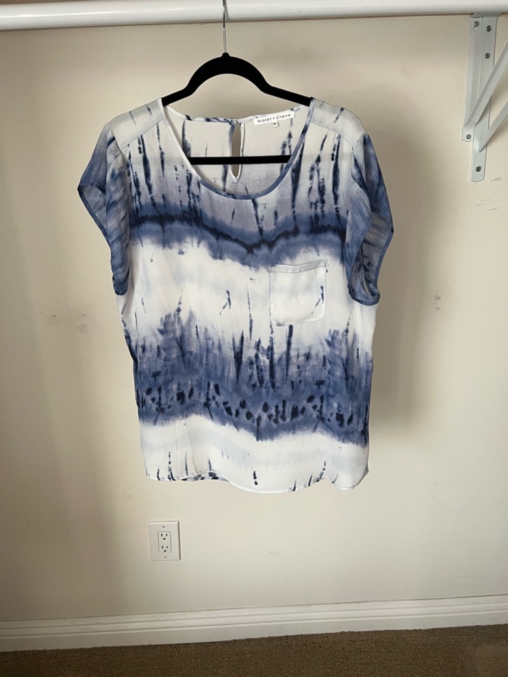 Violet+Claire  women  Navy & White Tie-Dye Short Sleeve Top